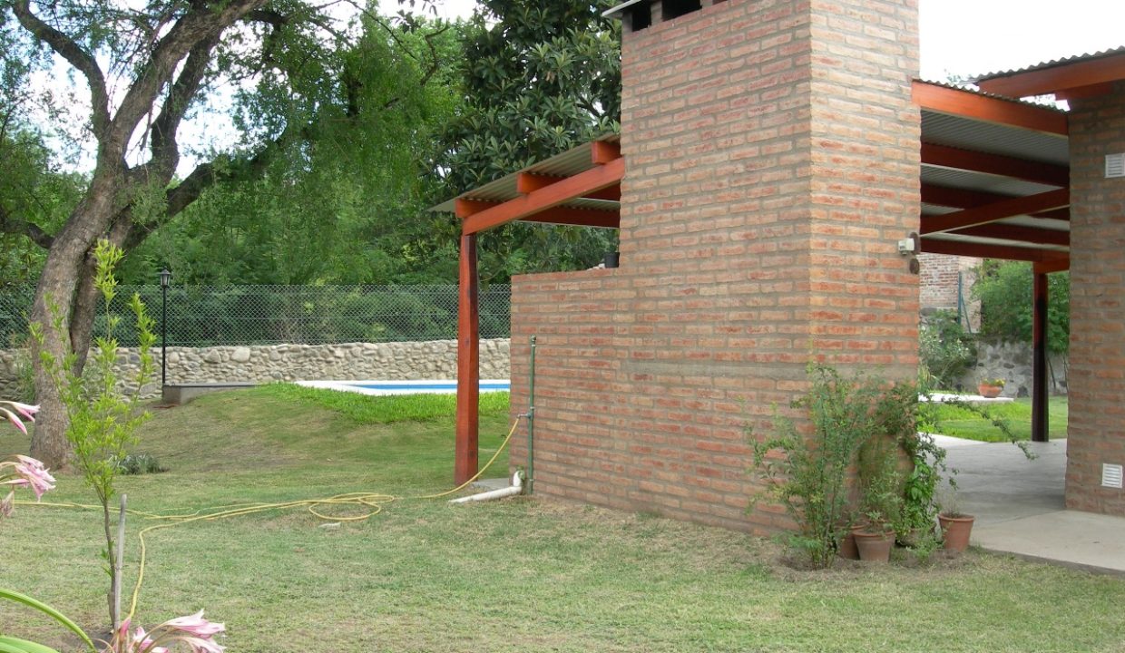 VENTA CASA SOBRE RÍO LOS AROMOS (4)