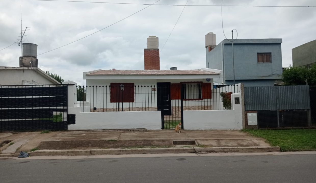 VENTA CALLE CIRILO ALLENDE BARRIO CAMARA (6)