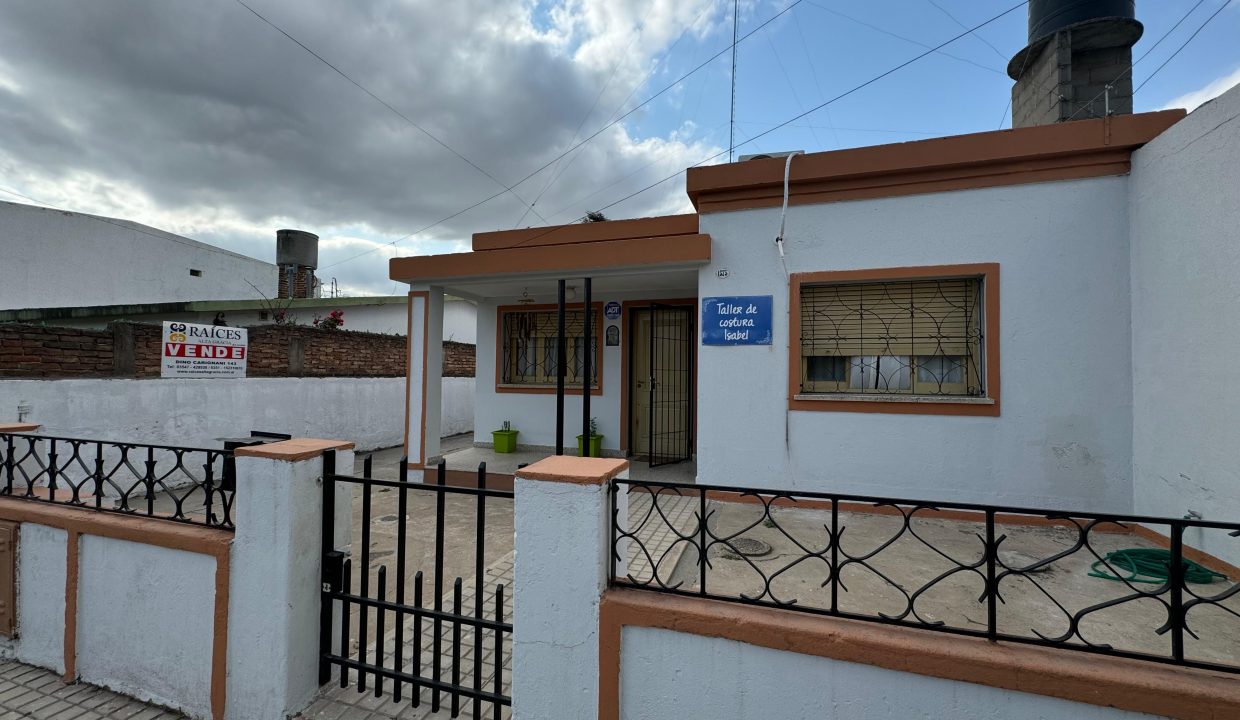 VENTA CASA BARRIO CAMARA CALLE URUGUAY (9)