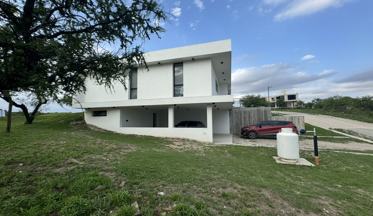 VENTA CASA NUEVA ALTA GRACIA GOLF (10)