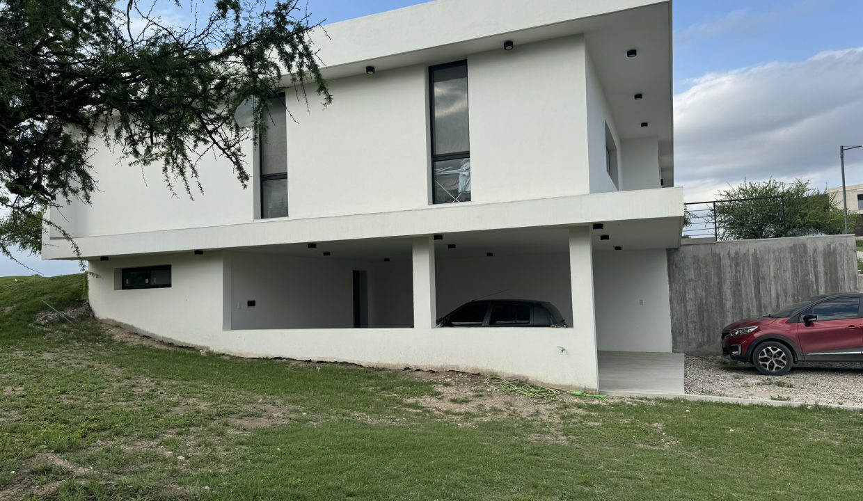 VENTA CASA NUEVA ALTA GRACIA GOLF (11)