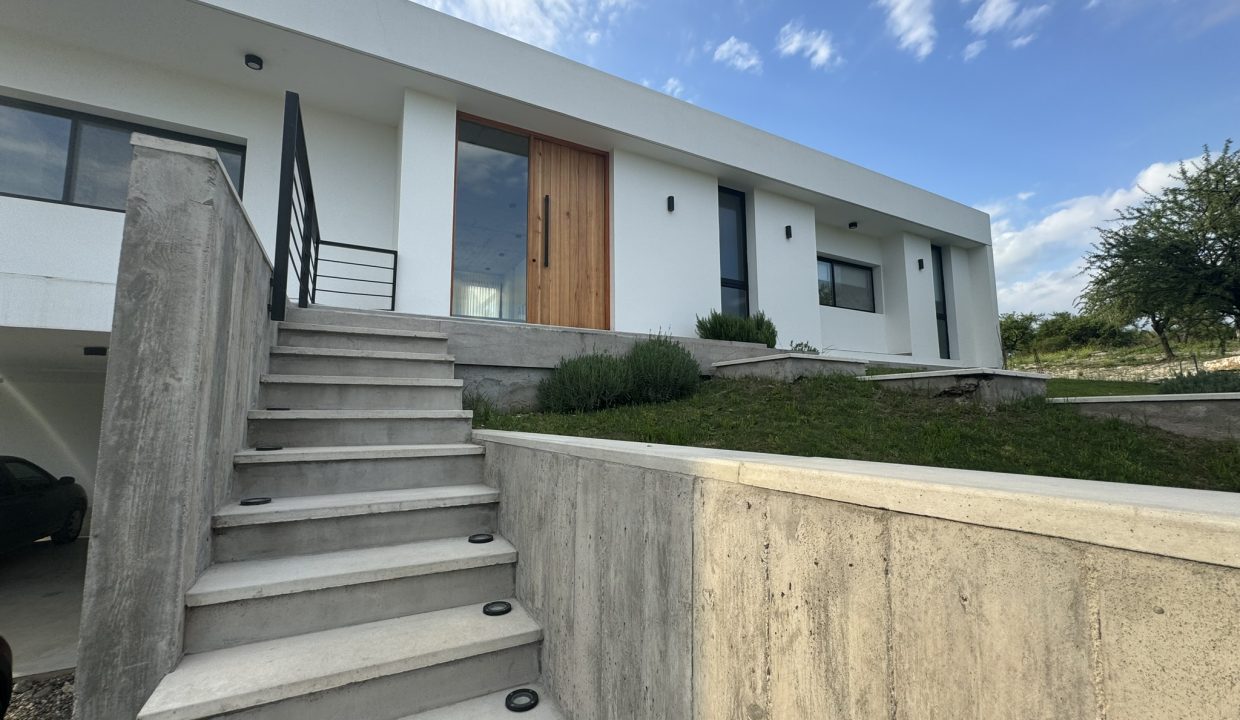 VENTA CASA NUEVA ALTA GRACIA GOLF (16)