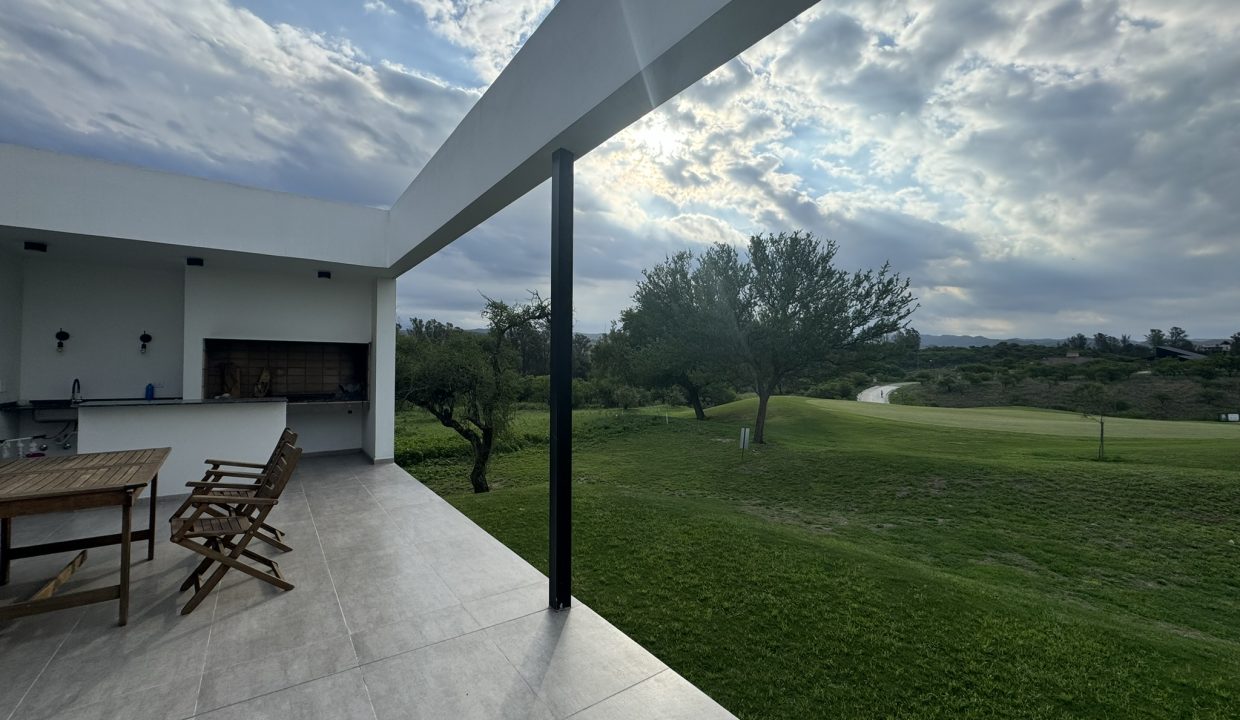 VENTA CASA NUEVA ALTA GRACIA GOLF (22)