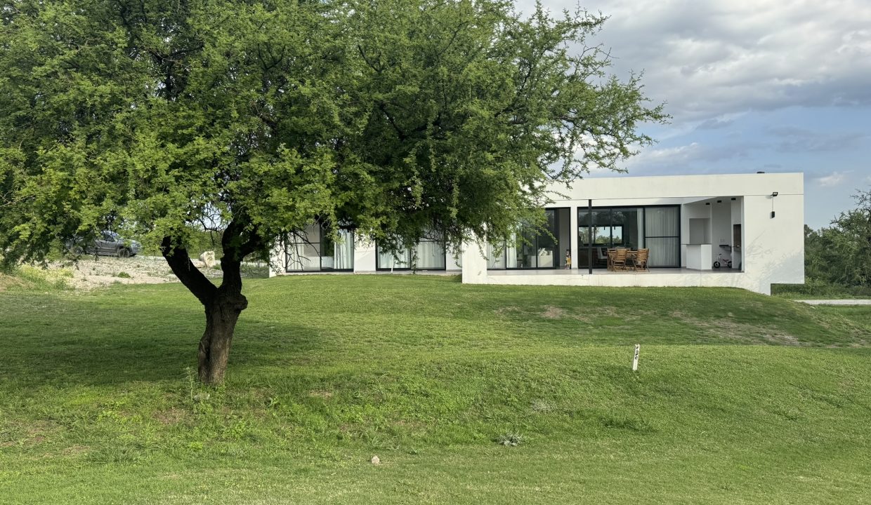 VENTA CASA NUEVA ALTA GRACIA GOLF (30)