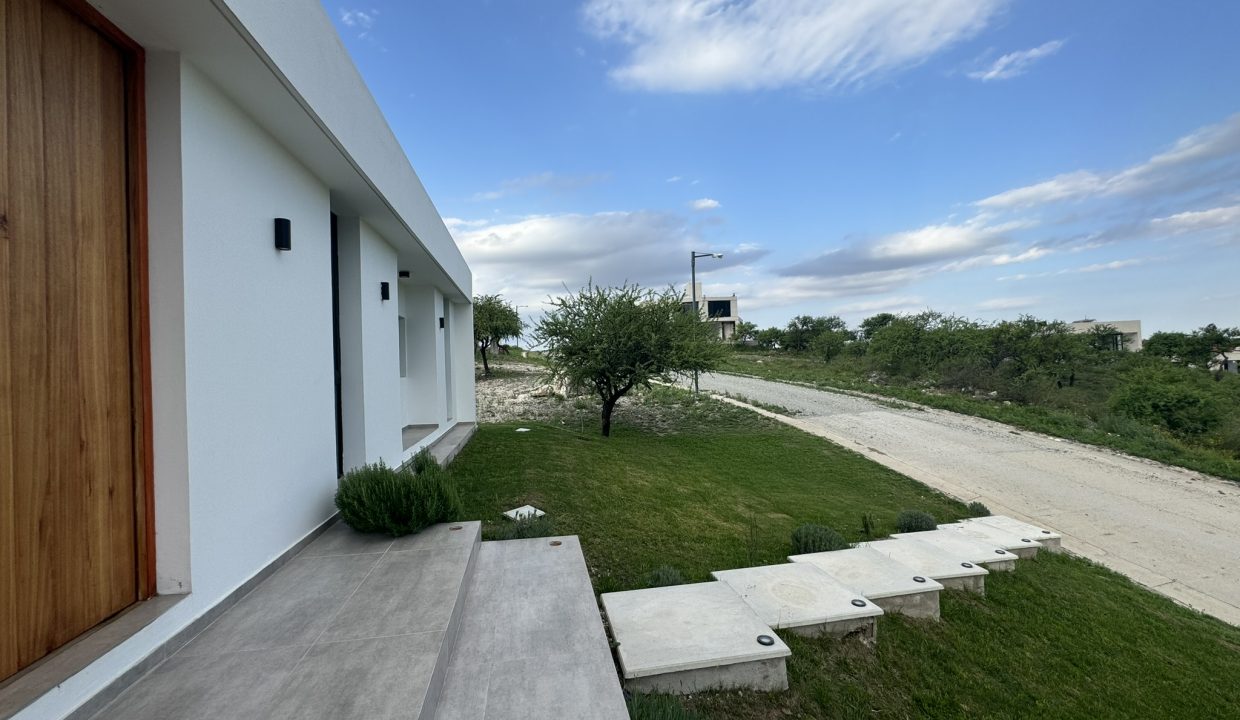 VENTA CASA NUEVA ALTA GRACIA GOLF (5)