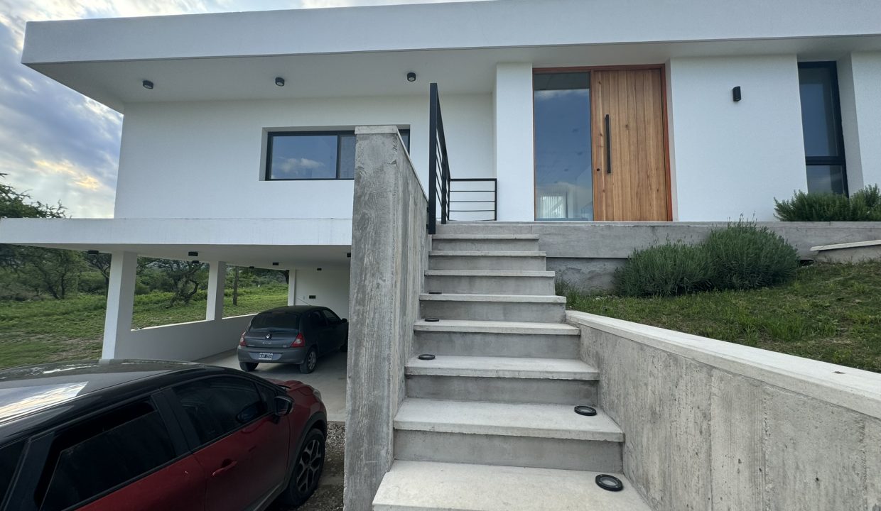 VENTA CASA NUEVA ALTA GRACIA GOLF (8)