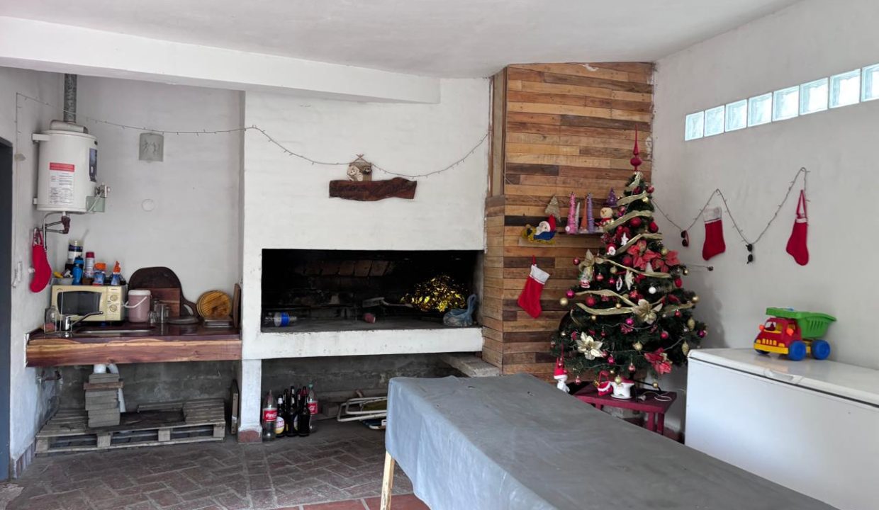 CASA EN VENTA ALTA GRACIA CALLE LUCIO V ROSSI B NORTE (10)