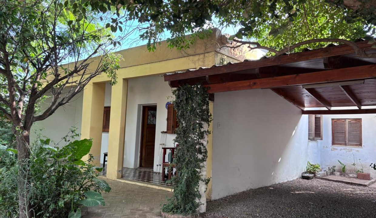 CASA EN VENTA ALTA GRACIA CALLE LUCIO V ROSSI B NORTE (2)