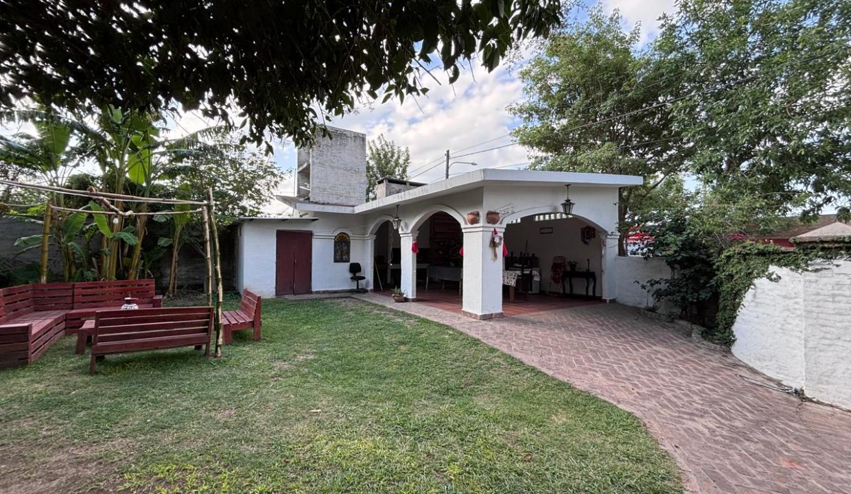 CASA EN VENTA ALTA GRACIA CALLE LUCIO V ROSSI B NORTE (4)