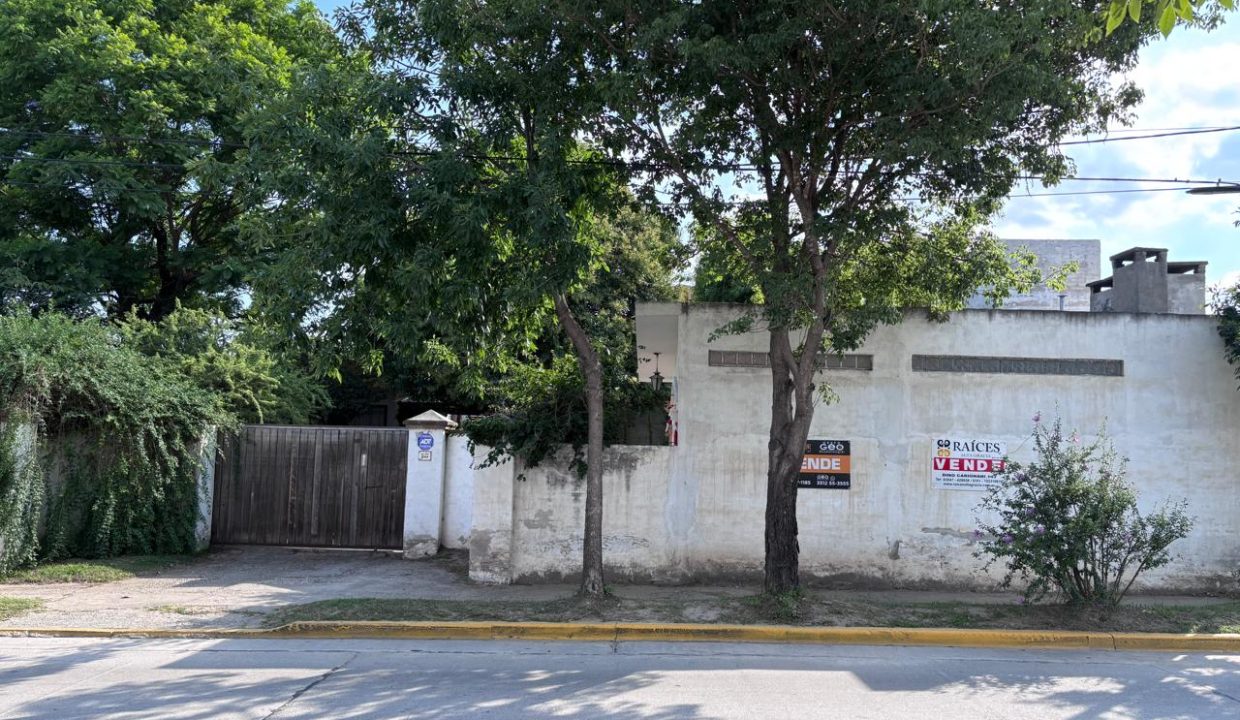 CASA EN VENTA ALTA GRACIA CALLE LUCIO V ROSSI B NORTE (8)