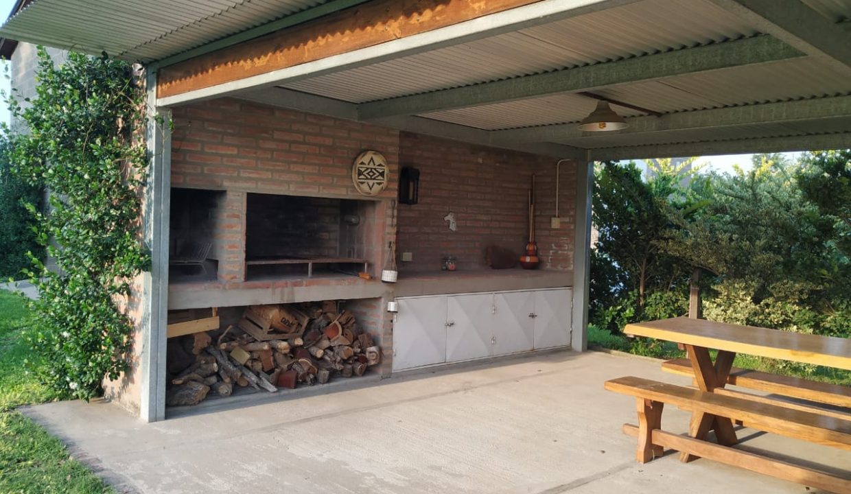 4 HAS ANISACATE CASA DORMIS ARROYO (3)