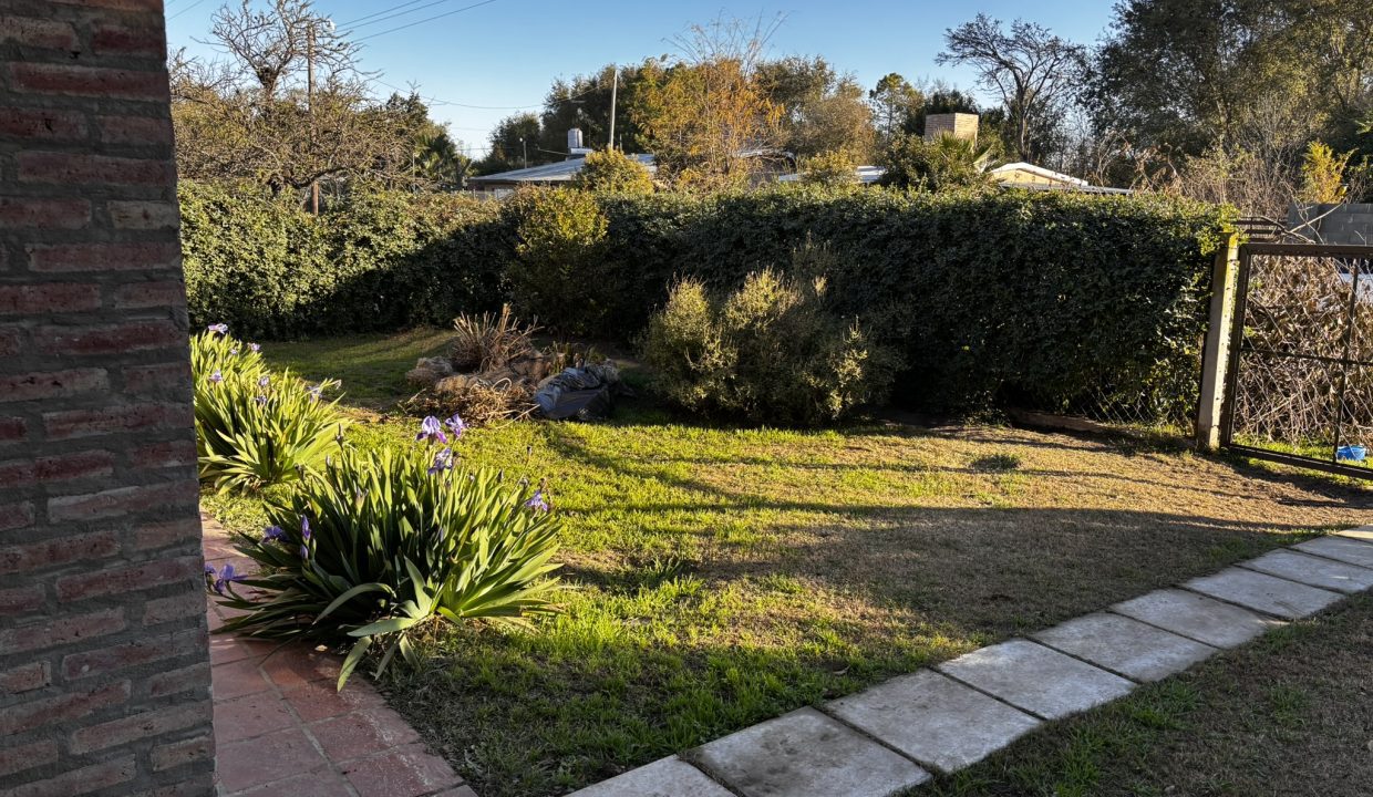 CASA VENTA ANISACATE A DOS CUADRAS RUTA 5 (2)