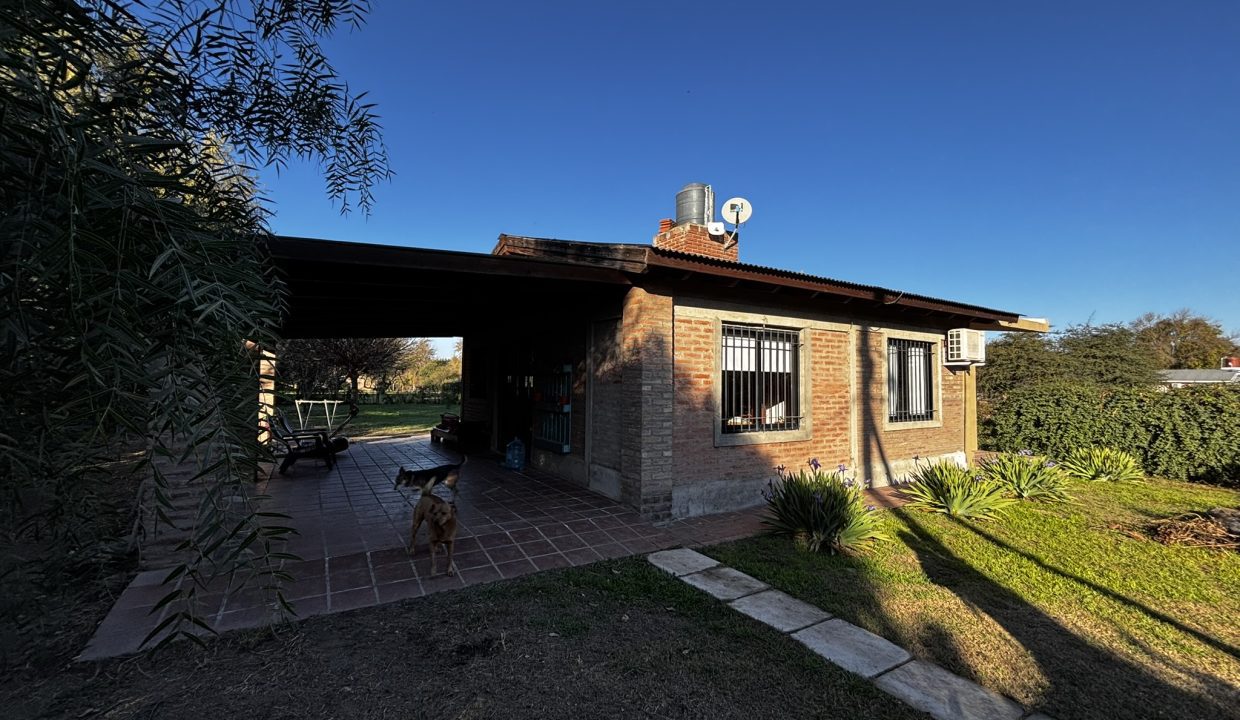 CASA VENTA ANISACATE A DOS CUADRAS RUTA 5 (5)