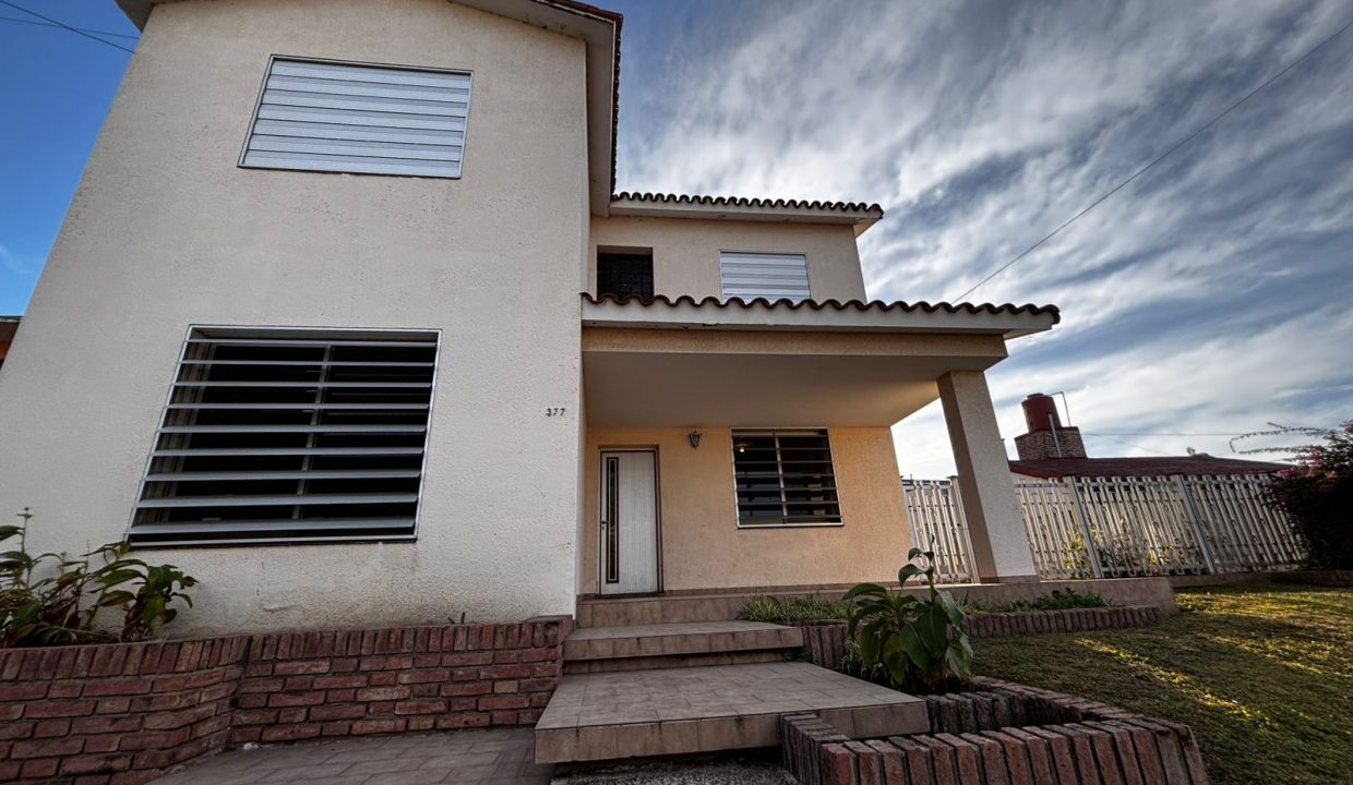CASA VENTA BARRIO PELEGRINI CALLE CELENTANO ALTA GRACIA (2)