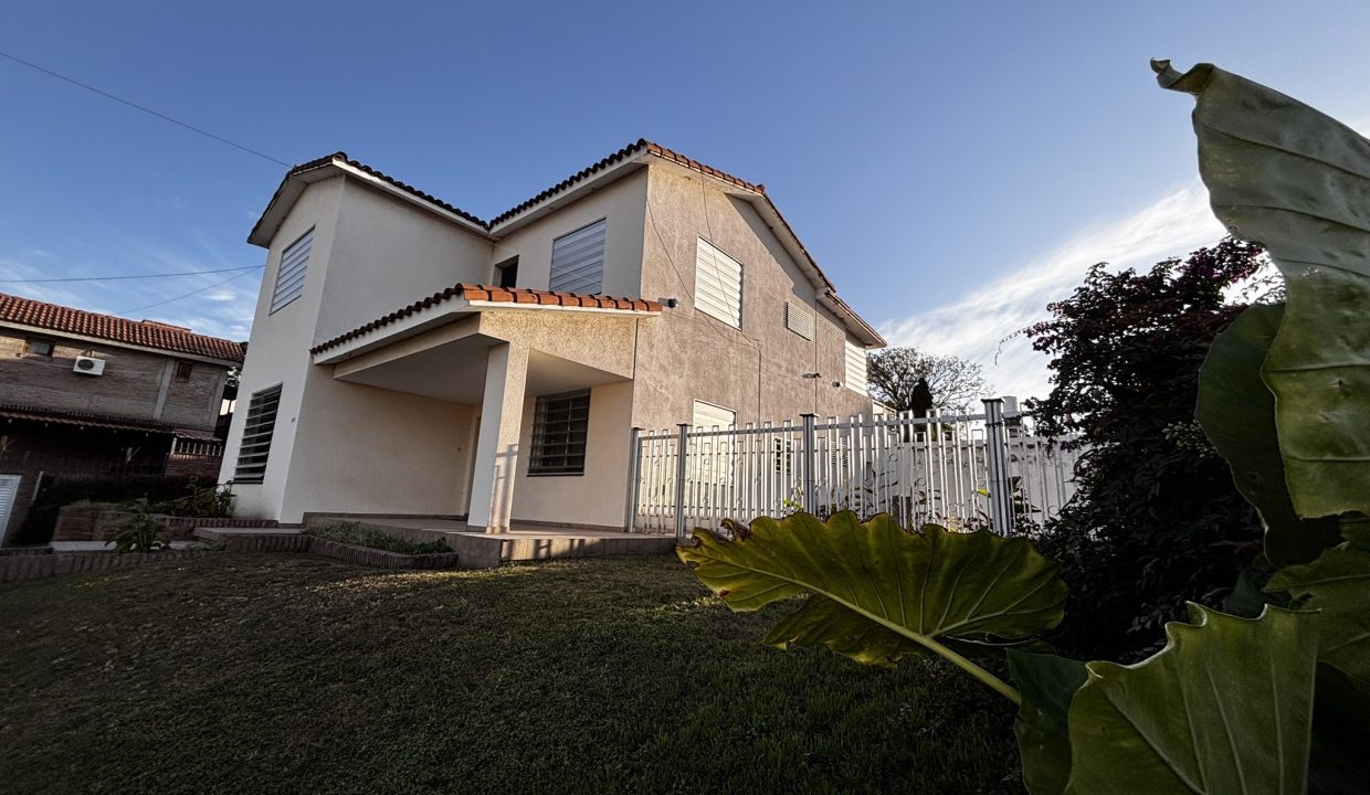 CASA VENTA BARRIO PELEGRINI CALLE CELENTANO ALTA GRACIA (37)