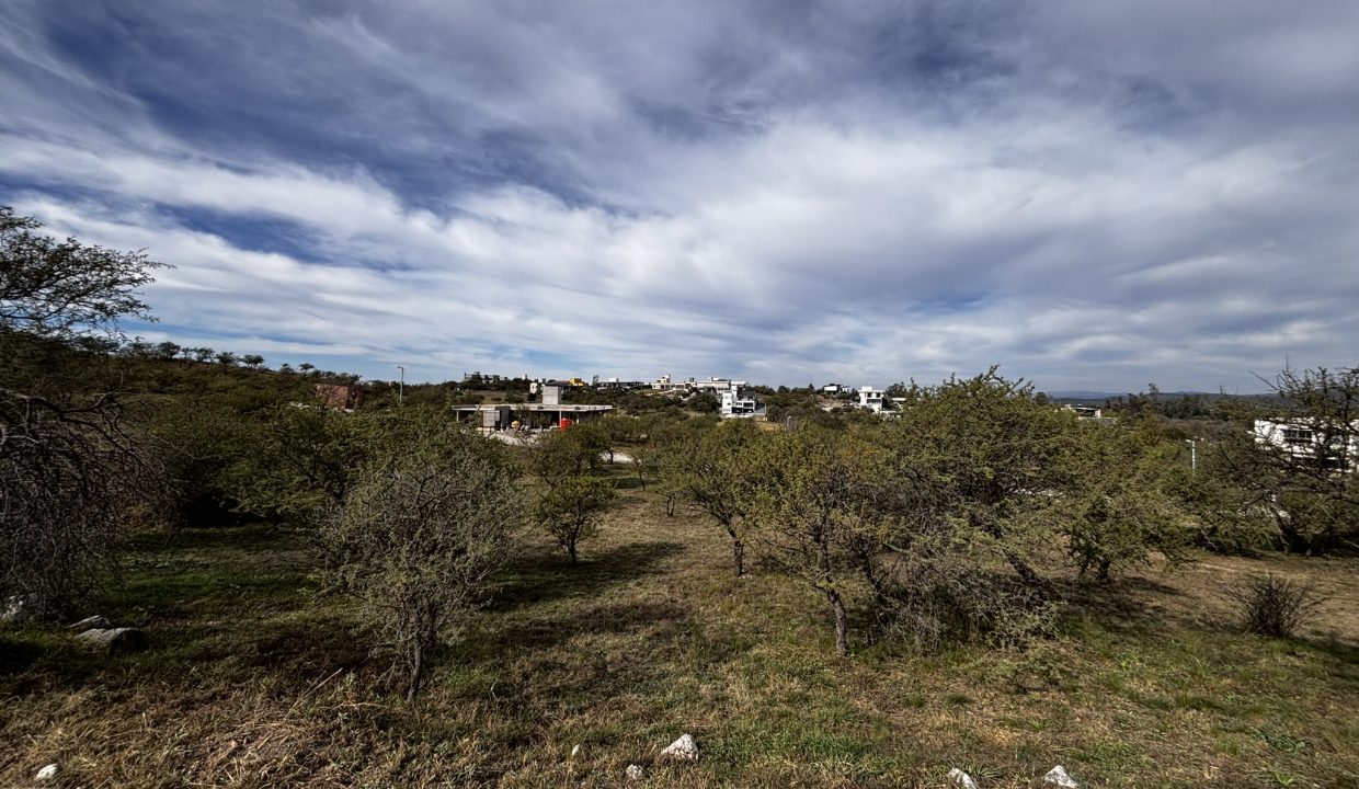 LOTE ALTA GRACIA GOLF CON FRENTE A DOS CALLES (4)