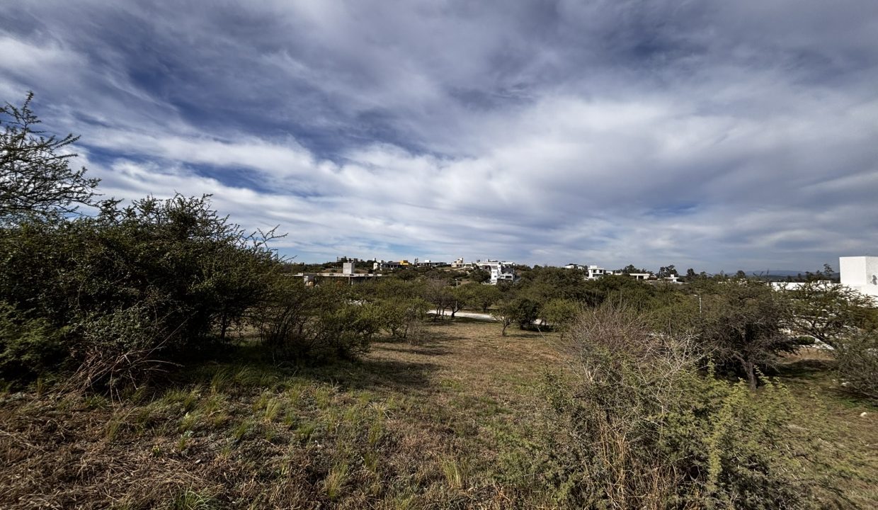 LOTE ALTA GRACIA GOLF CON FRENTE A DOS CALLES (6)