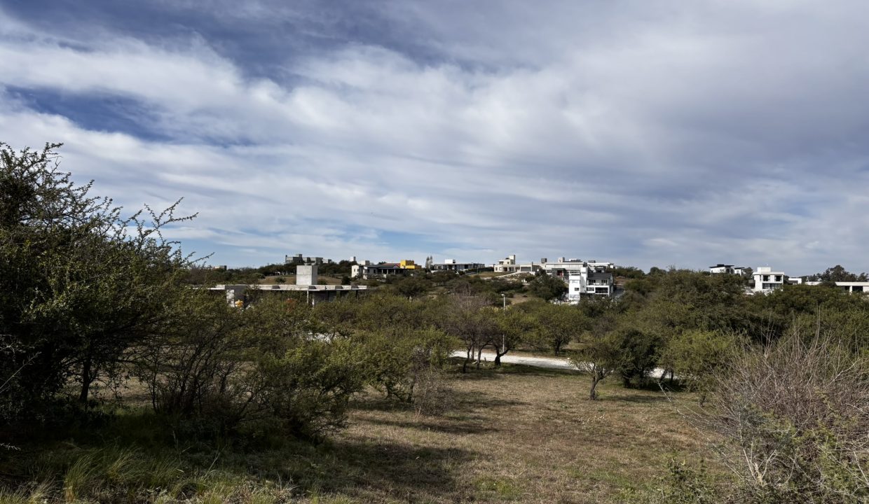 LOTE ALTA GRACIA GOLF CON FRENTE A DOS CALLES (7)