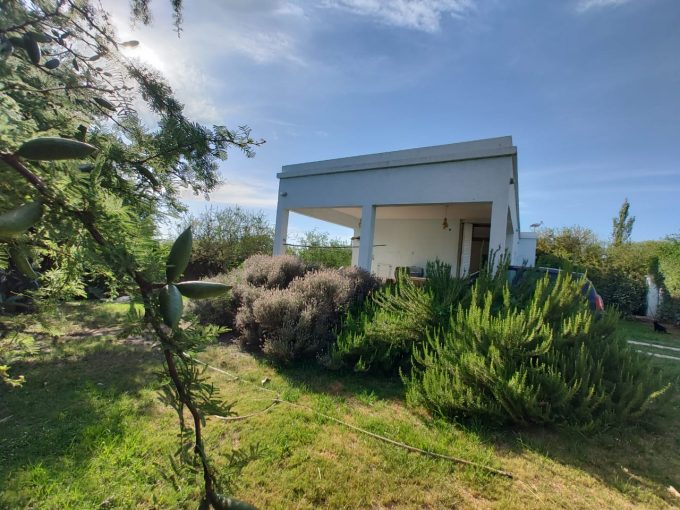 CASA DE ESTILO EN VALLE DE ANISACATE