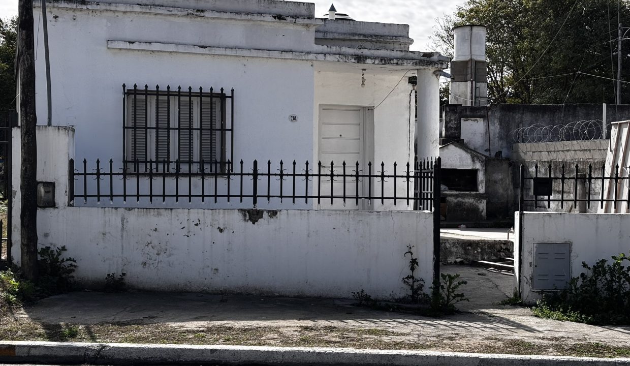 CASA EN VENTA MARIANO MORENO ALTA GRACIA (2)