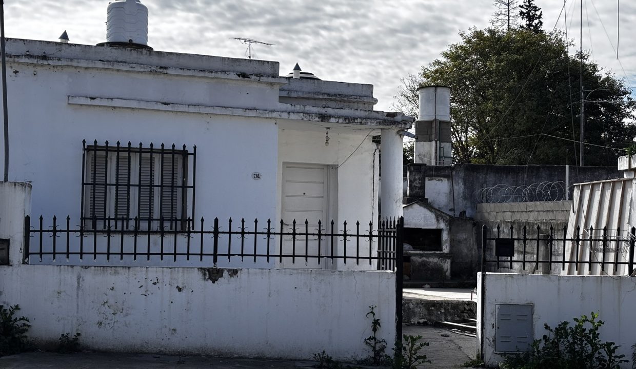 CASA EN VENTA MARIANO MORENO ALTA GRACIA (3)