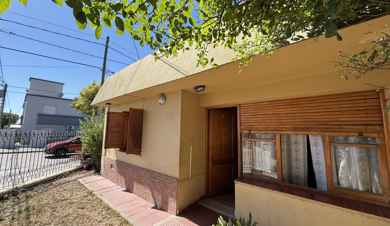 VENTA CASA BARRIO CAMARA ALTA GRACIA ITALIA ESQ BRASIL (9)