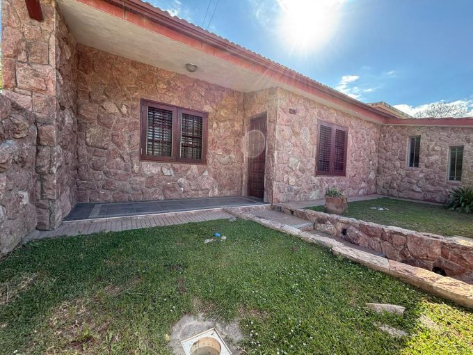 CONFORTABLE CASA EN CALLE LUCIO V ROSSI -BARRIO NORTE-ALTA GRACIA