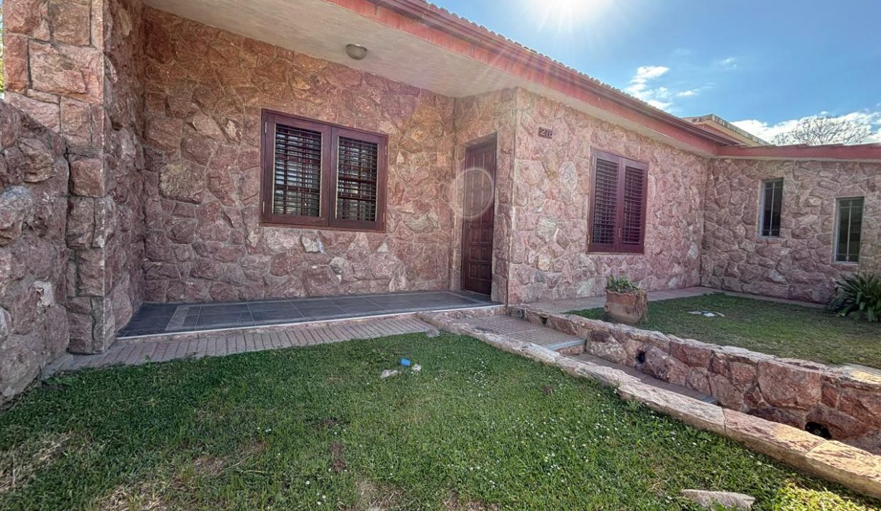 VENTA CASA EN ALTA GRACIA LUCIO V ROSSI PIEDRAS (10)