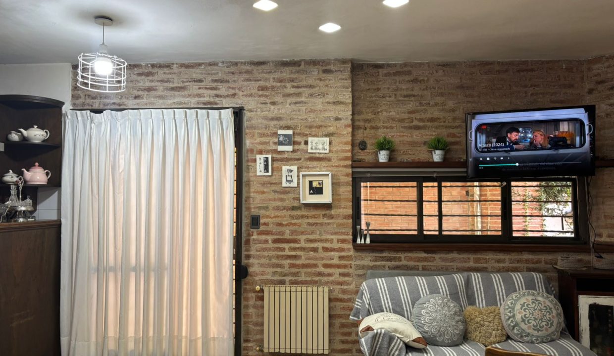 VENTA HERMOSA CASA BARRIO CAFFERATA (1)