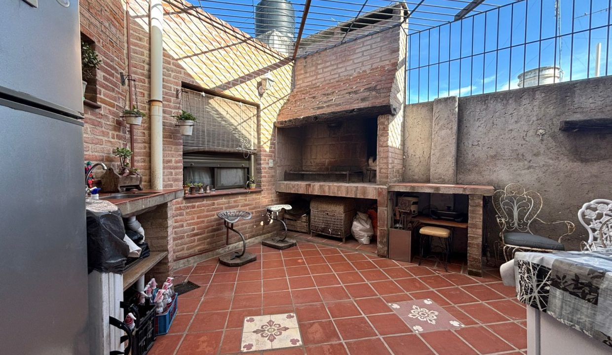 VENTA HERMOSA CASA BARRIO CAFFERATA (11)