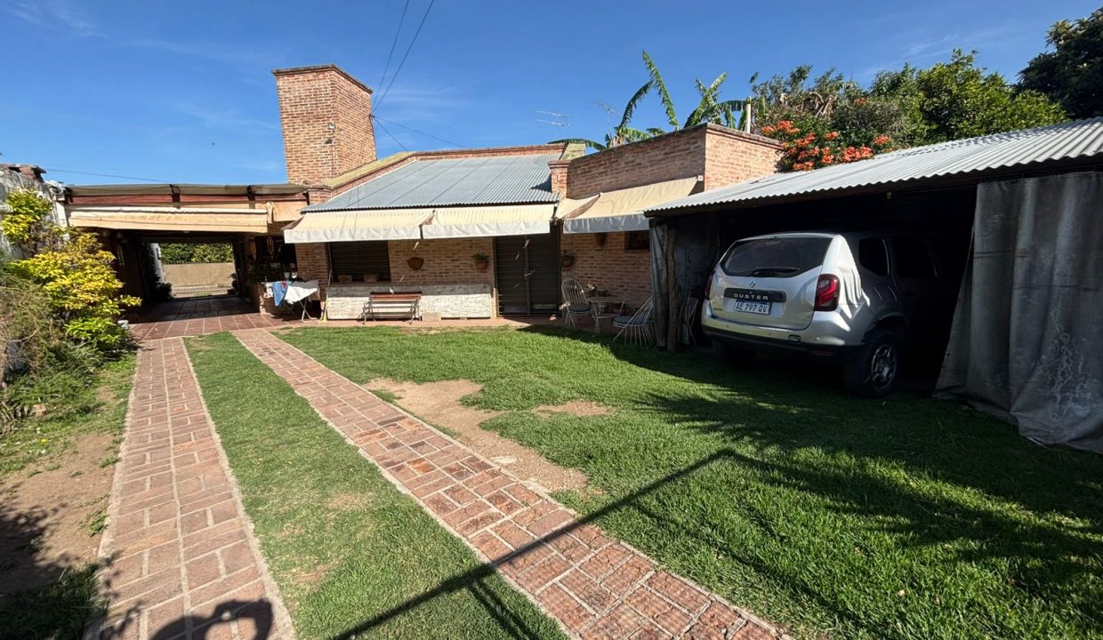 VENTA HERMOSA CASA BARRIO CAFFERATA (2)