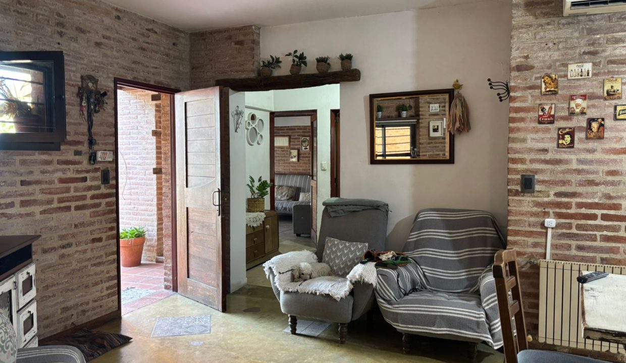 VENTA HERMOSA CASA BARRIO CAFFERATA (28)
