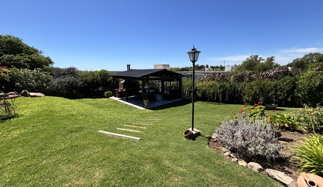 VENTA CASA B CERRADO ANGLO ALTA GRACIA (1)