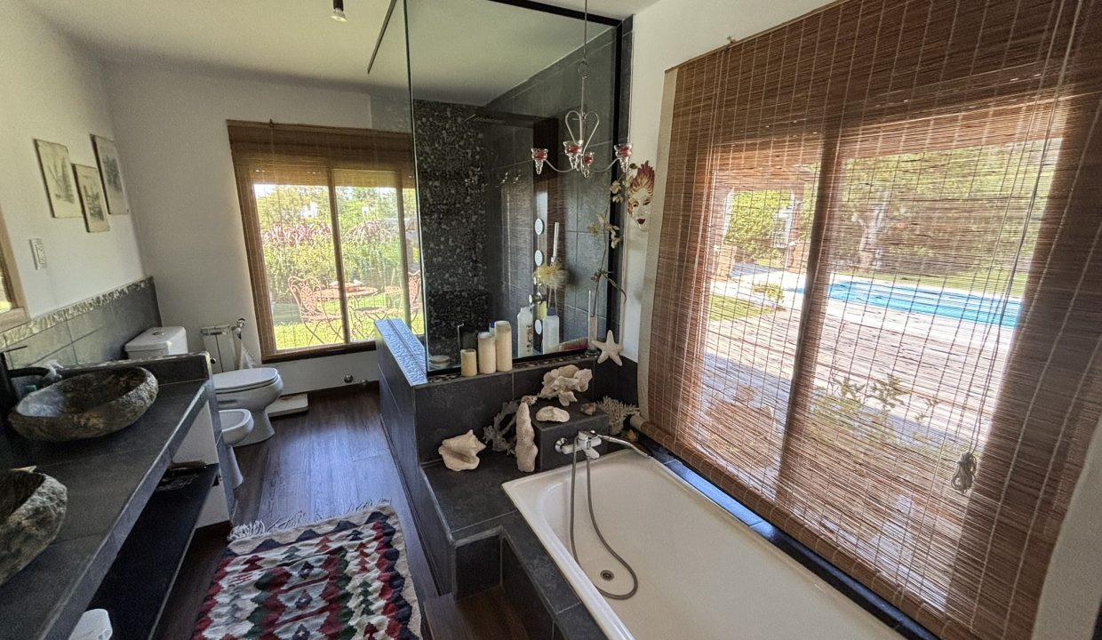 VENTA CASA B CERRADO ANGLO ALTA GRACIA (59)