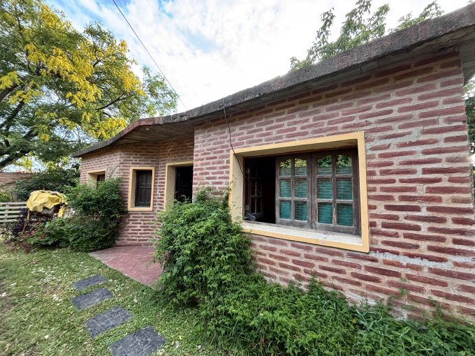 CASA DE DOS DORMITORIOS CALLE LINCOLN-ALTA GRACIA