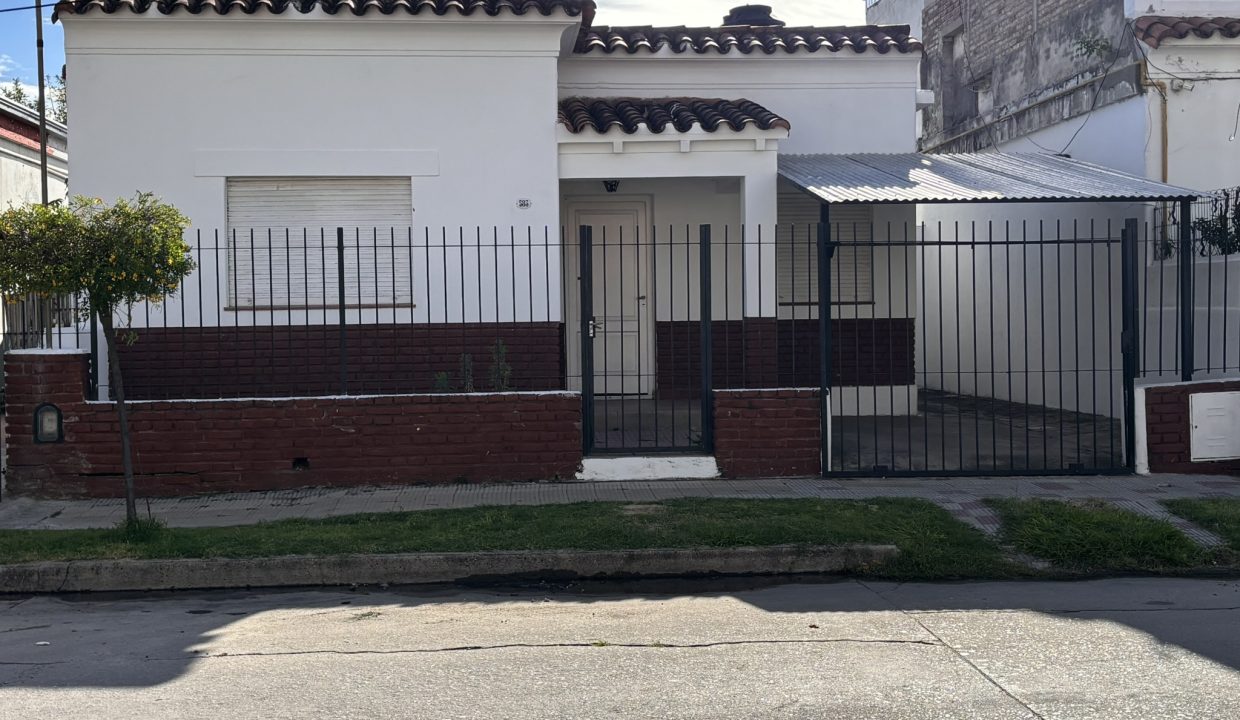 VENTA CASA CENTRICA ALTA GRACIA CALLE OLMOS (4)