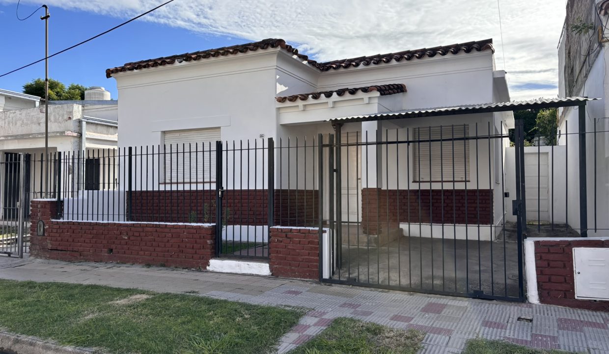 VENTA CASA CENTRICA ALTA GRACIA CALLE OLMOS (5)